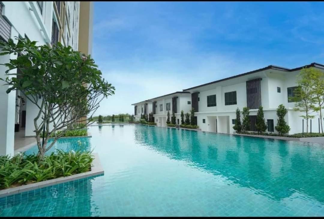 Apartment Hotspring 2 With Themepark View Sunway Onsen 8 Pax Tambun