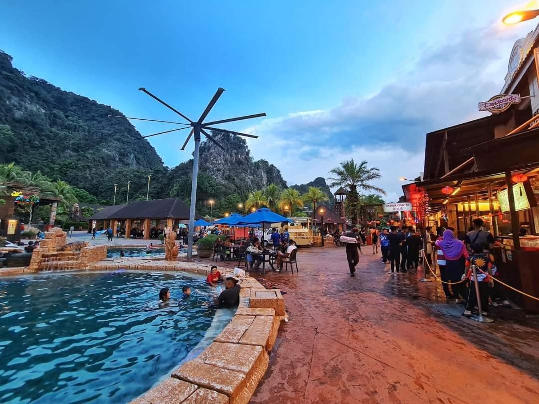 Hotspring 2 With Themepark View Sunway Onsen 8 Pax